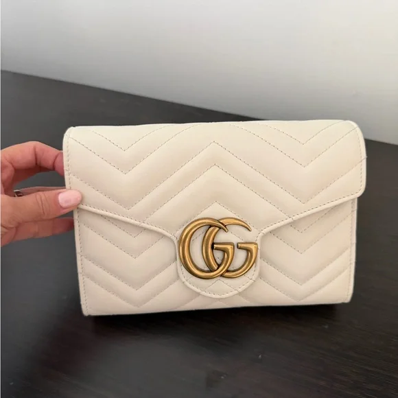 Gucci Cream Chevron Quilted Clutch - Picture 2 of 5
